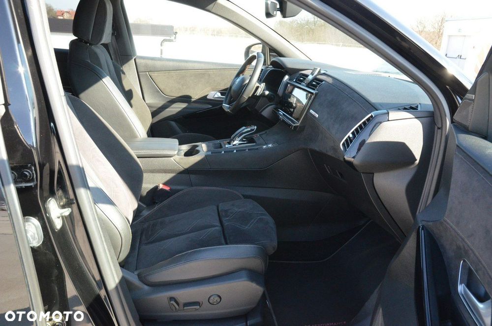 DS Automobiles DS 7 Crossback 2.0 BlueHDi Performance Line + - 28