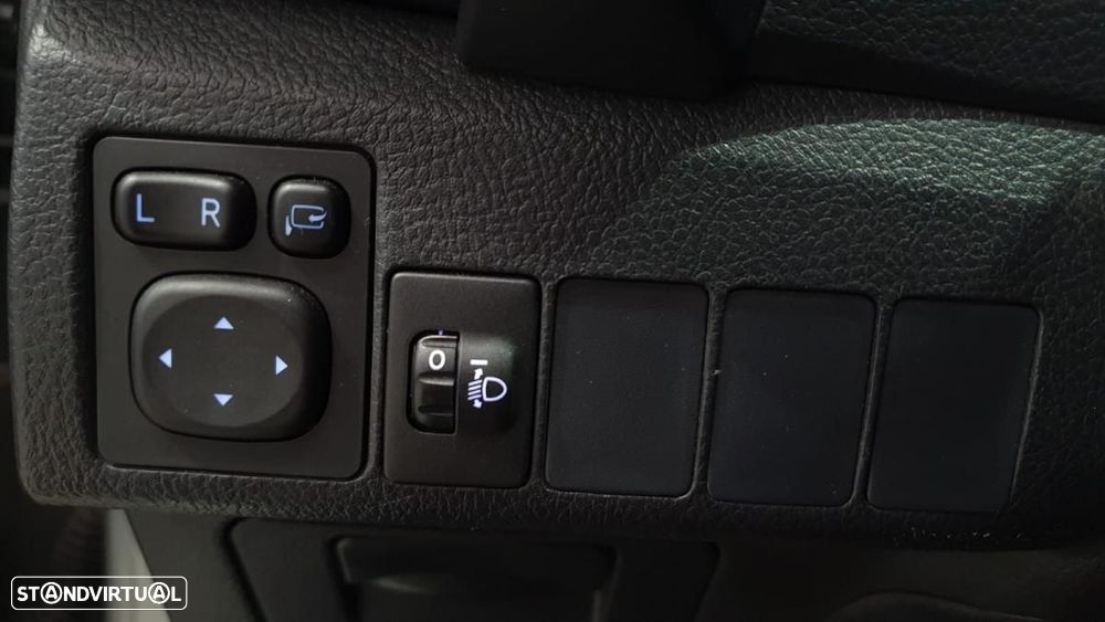 Toyota Auris 1.4 D-4D Com. +P.Techno+P.Sport - 17