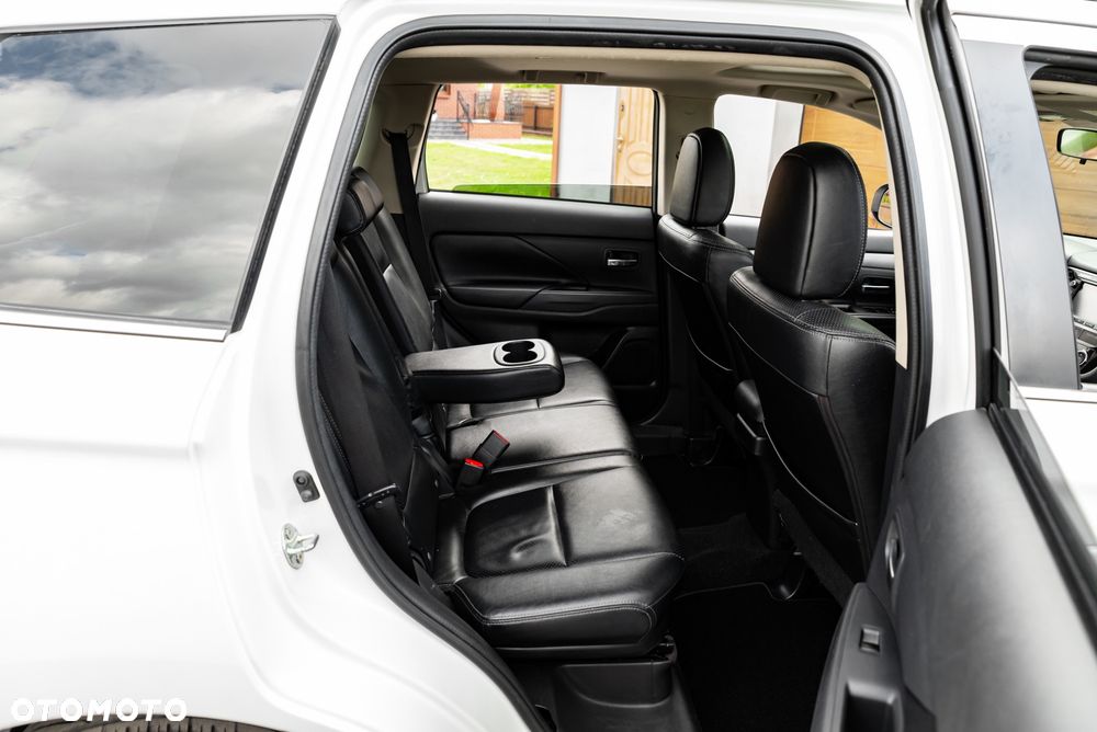 Mitsubishi Outlander 2.2 DI-D 4WD Automatik Invite - 22