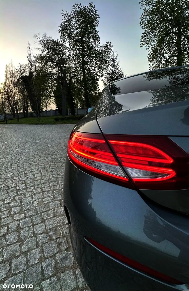 Mercedes-Benz Klasa C 220 d Coupe 4Matic 9G-TRONIC AMG Line - 16