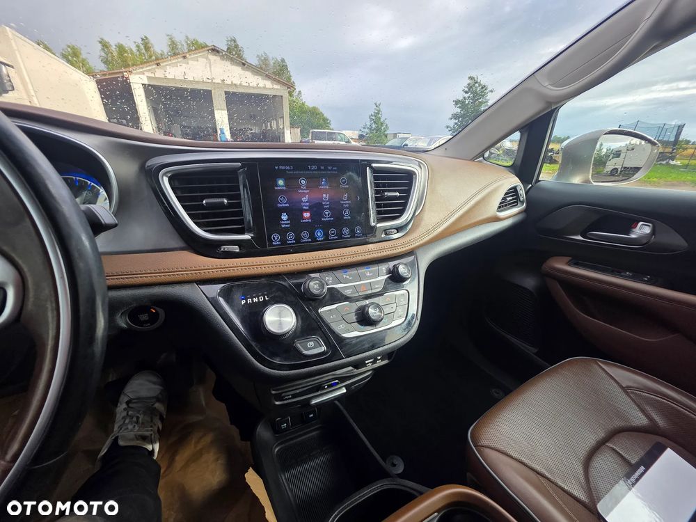 Chrysler Pacifica - 9