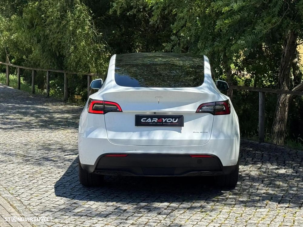 Tesla Model Y Long Range Dual Motor AWD - 13