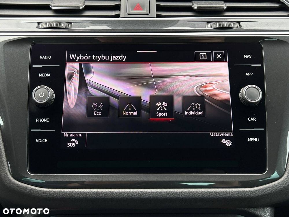 Volkswagen Tiguan 2.0 TSI 4Mot Elegance DSG - 36