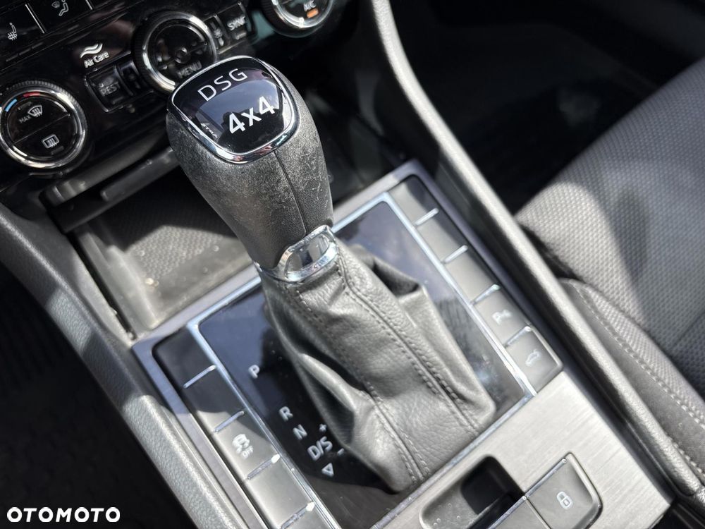 Skoda Superb 2.0 TDI SCR 4x4 Style DSG - 15