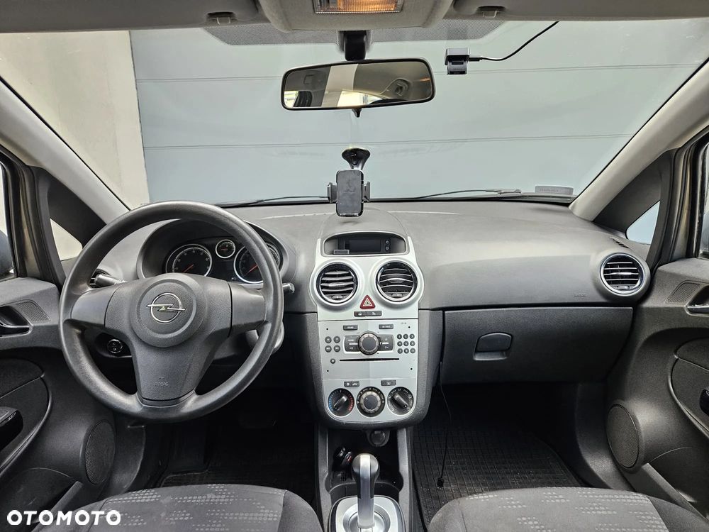 Opel Corsa 2011 photo 2