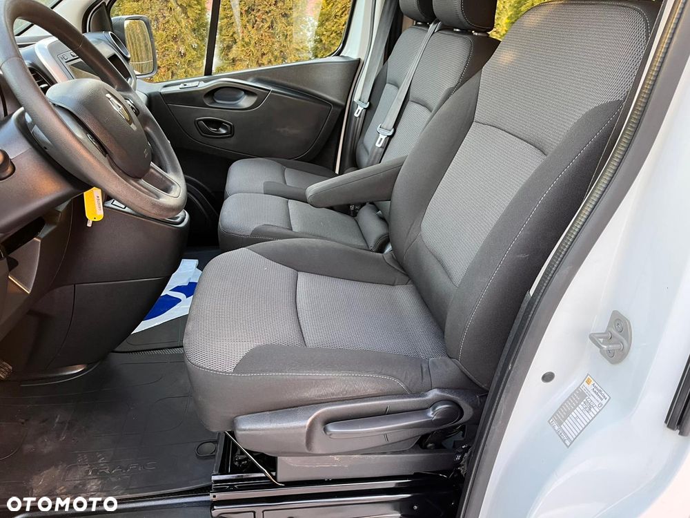 Renault Trafic - 12
