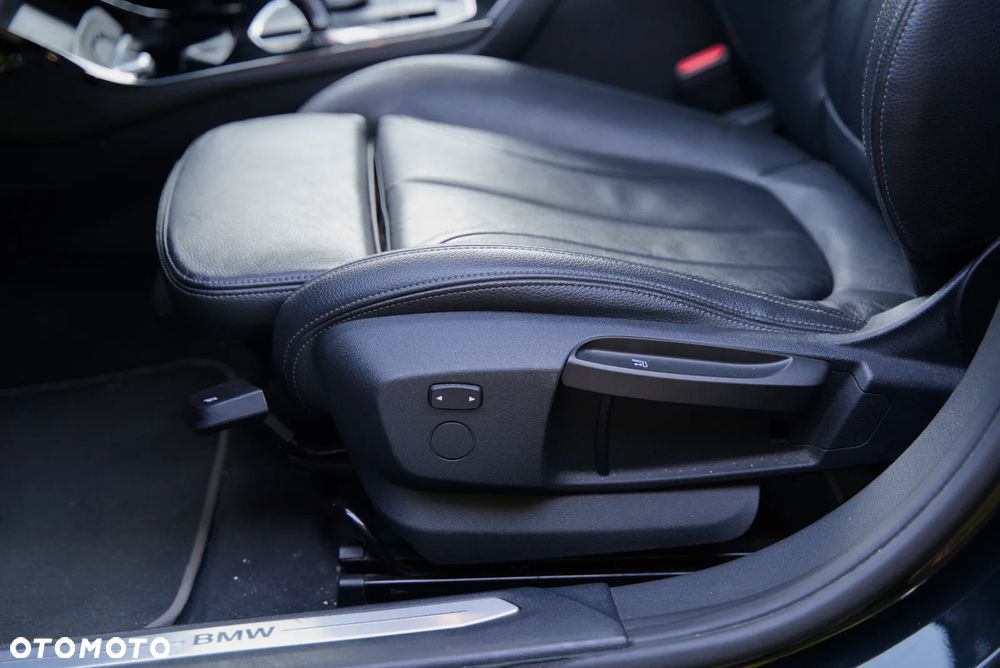 BMW Seria 1 118d Luxury Line - 16