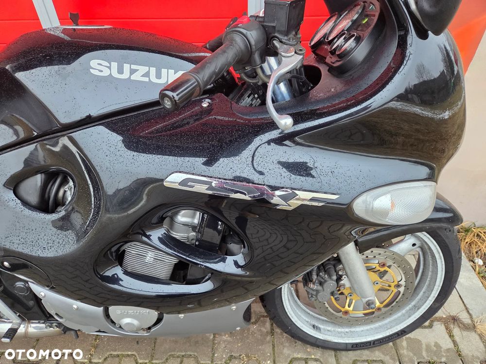 Suzuki GSX - 9