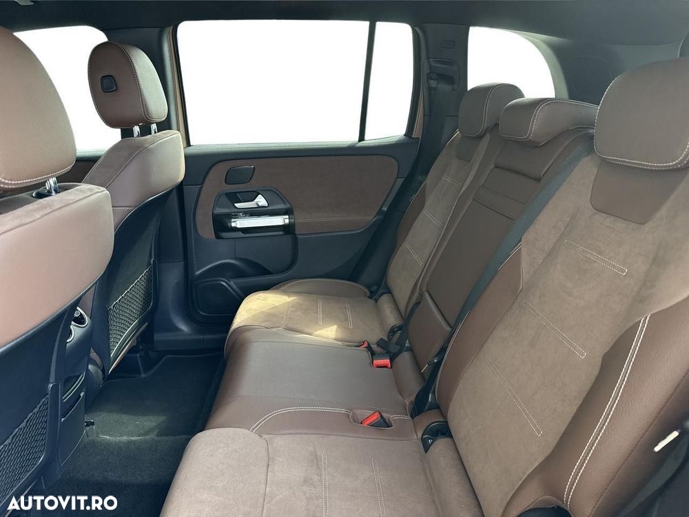 Mercedes-Benz GLB - 11