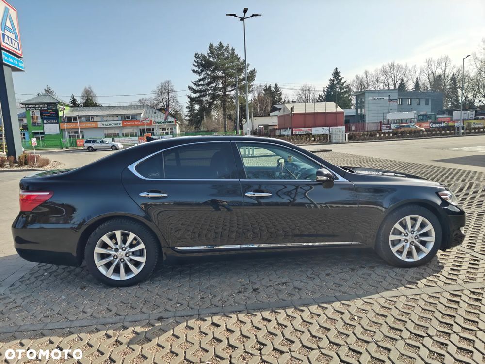 Lexus LS - 6