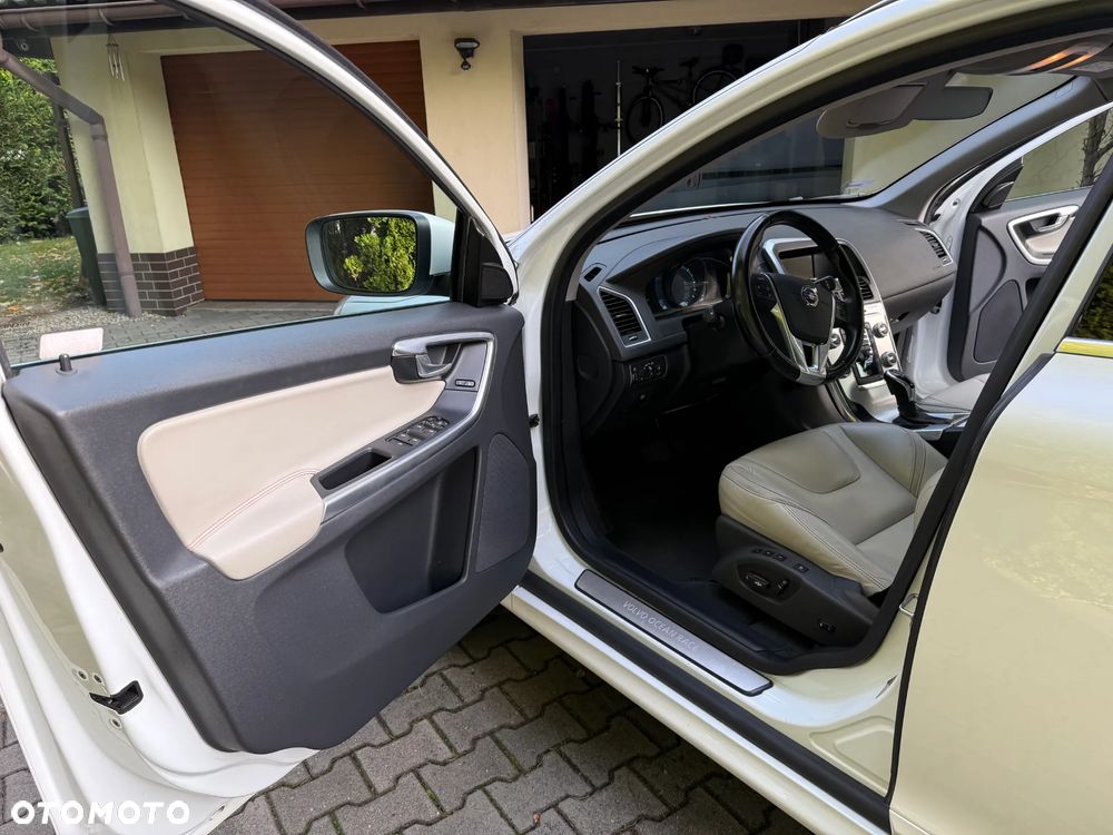 Volvo XC 60 D4 AWD Ocean Race - 8