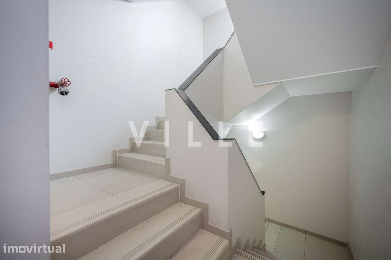 Apartamento T1 para Arrendamento com L. garagem, em Aradas - Grande imagem: 5/46