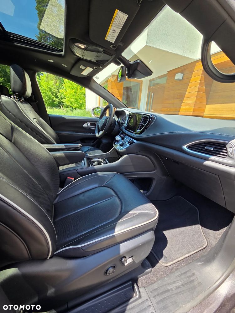 Chrysler Pacifica - 14