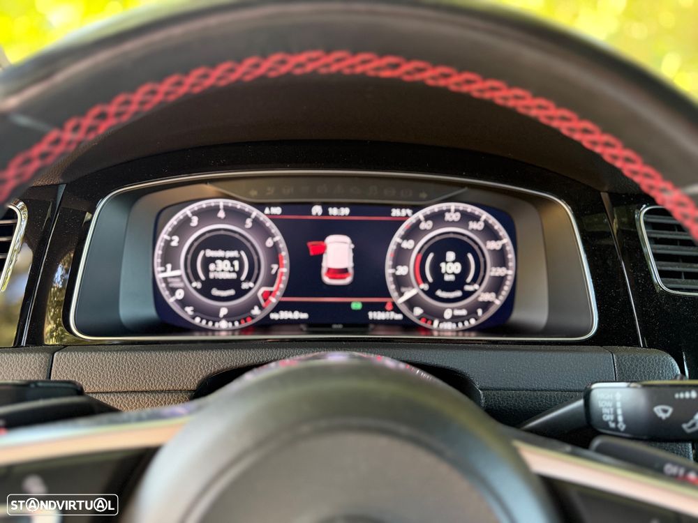 VW Golf - 24