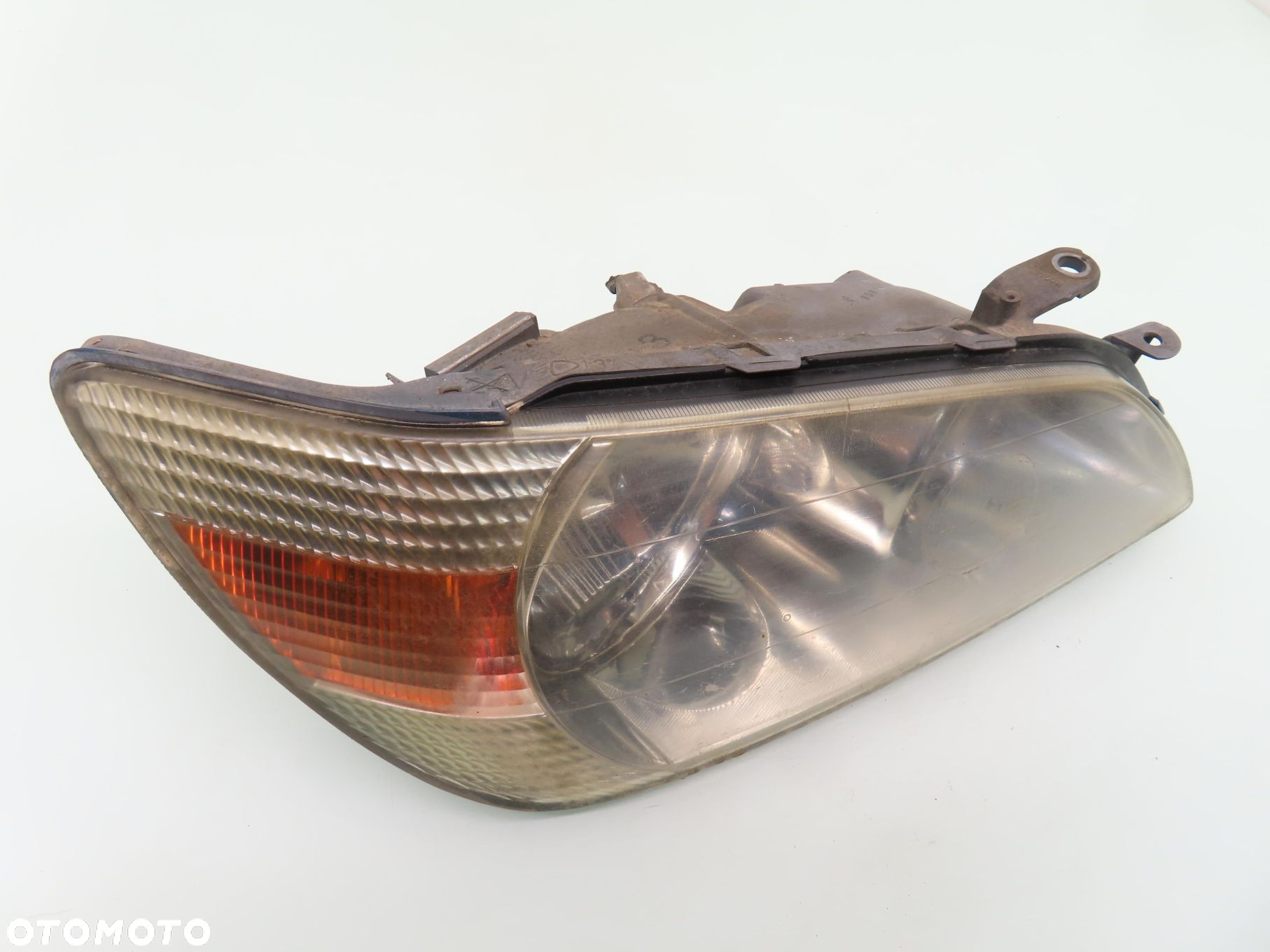 LAMPA PRAWA PRZEDNIA LEXUS IS I UK ANGLIK - 5
