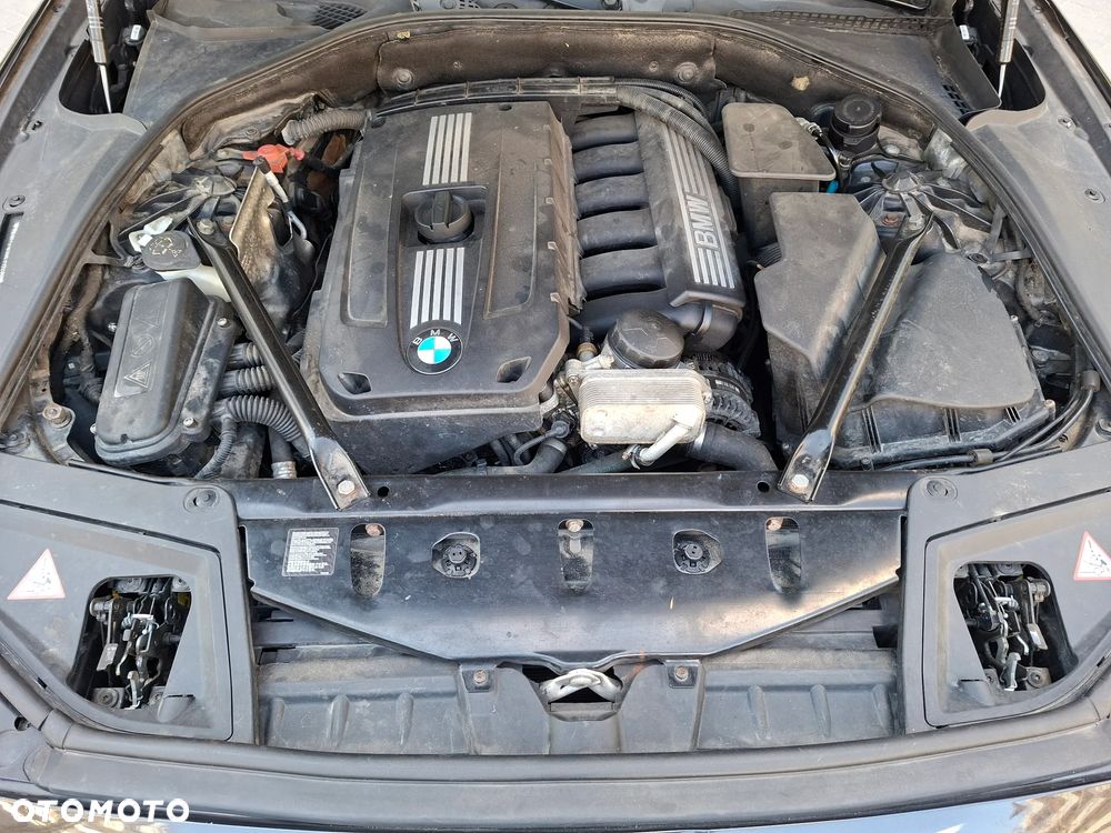 BMW Seria 5 528i Sport-Aut - 14