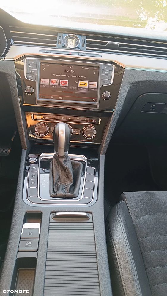 Volkswagen Passat - 33