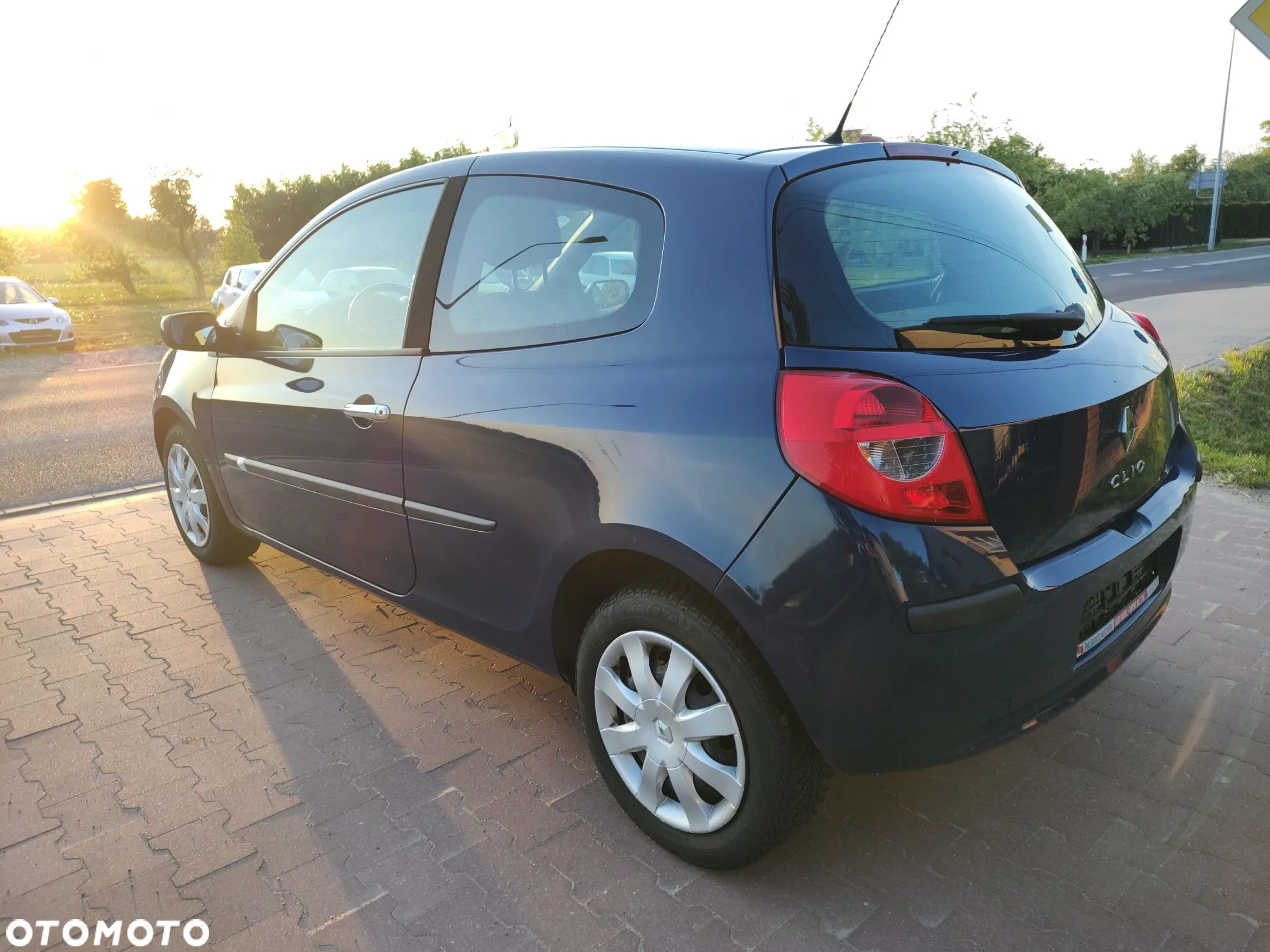 Renault Clio 1.2 TCE Authentique - 10