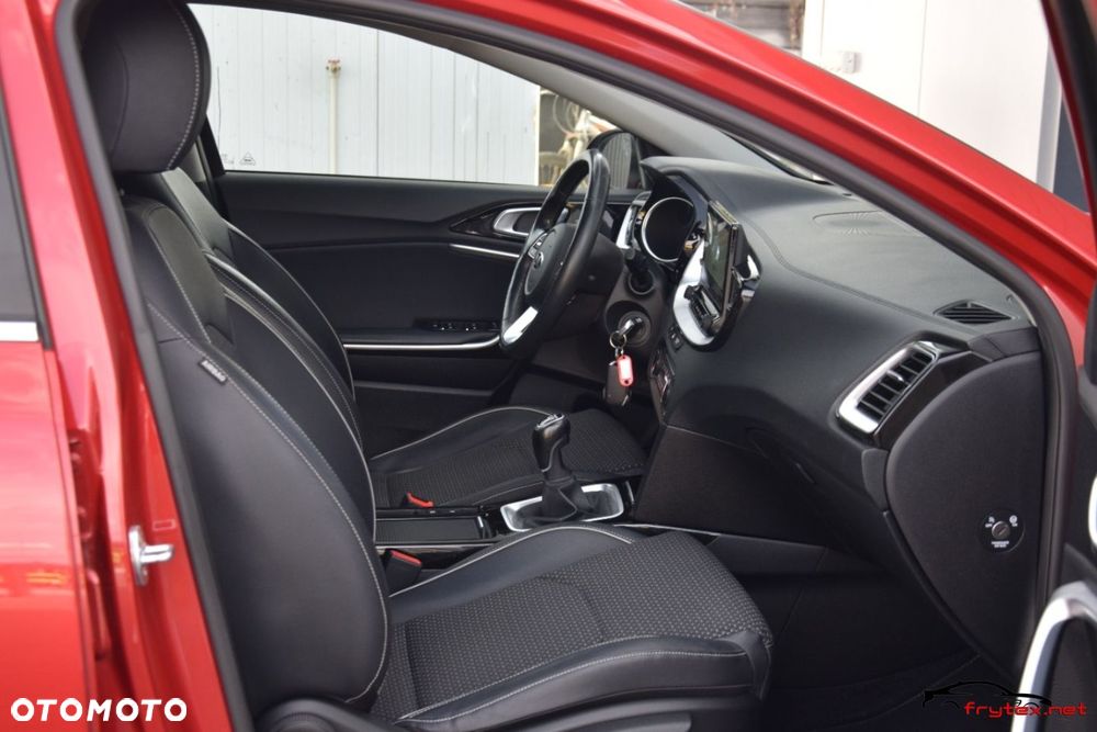 Kia XCeed - 24