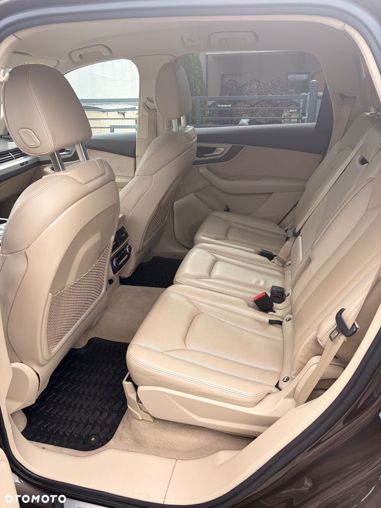 Audi Q7 - 7