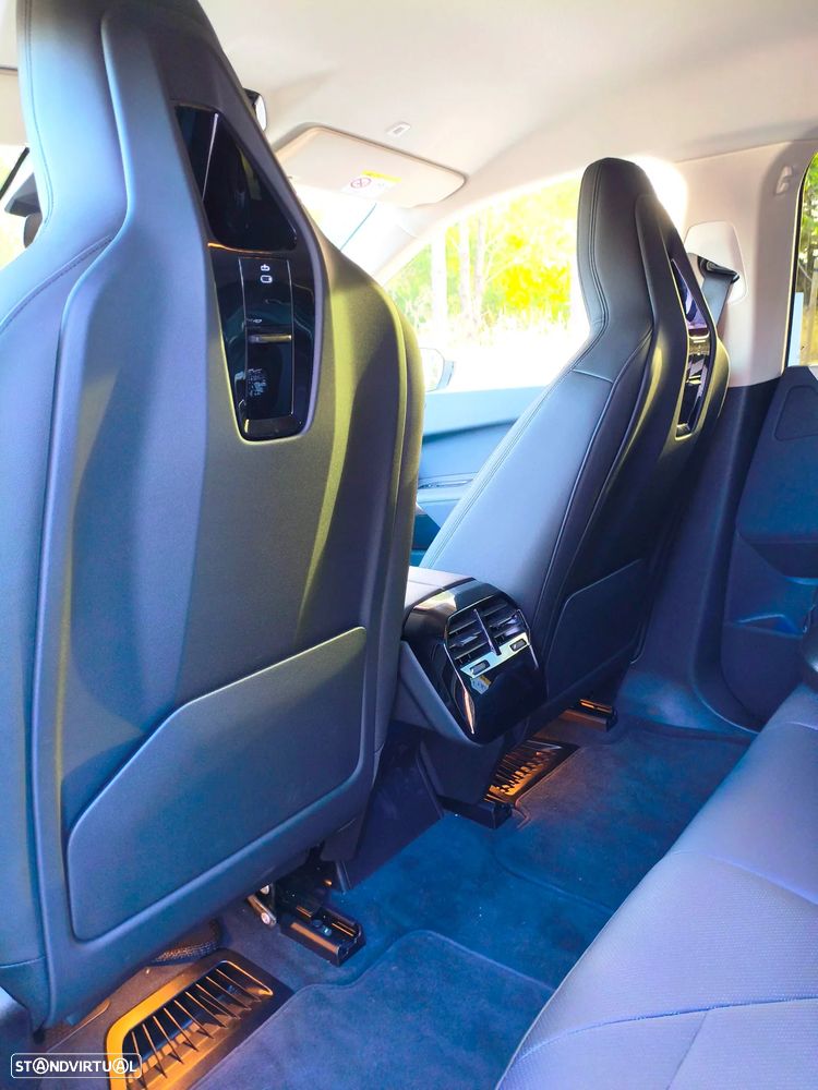 BMW iX xDrive40 - 36