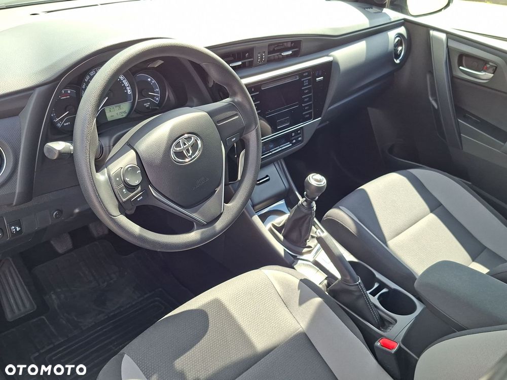 Toyota Auris 1.33 VVT-i Active - 10
