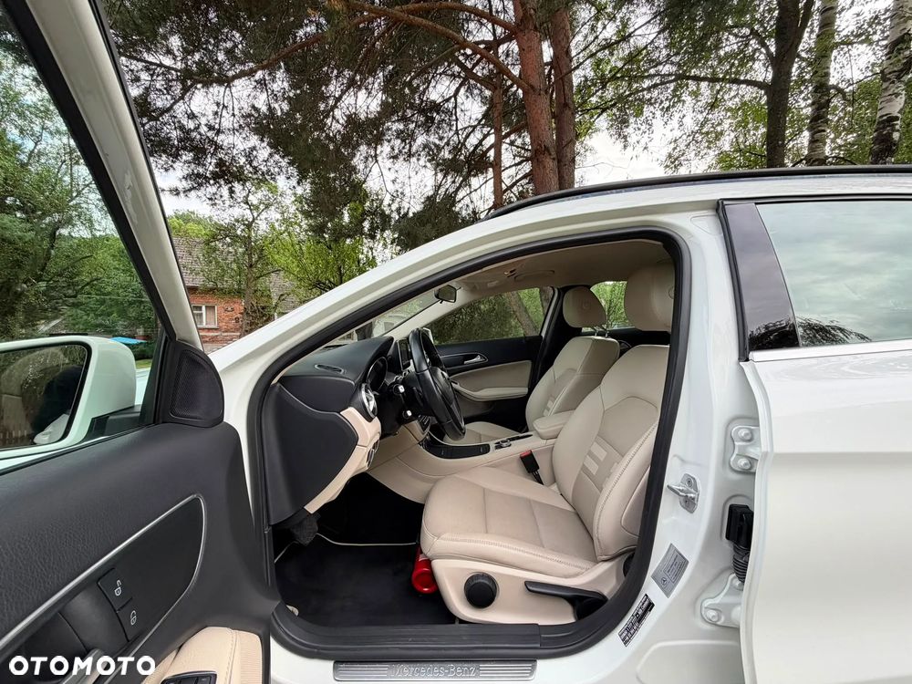 Mercedes-Benz GLA 200 7G-DCT Style - 15