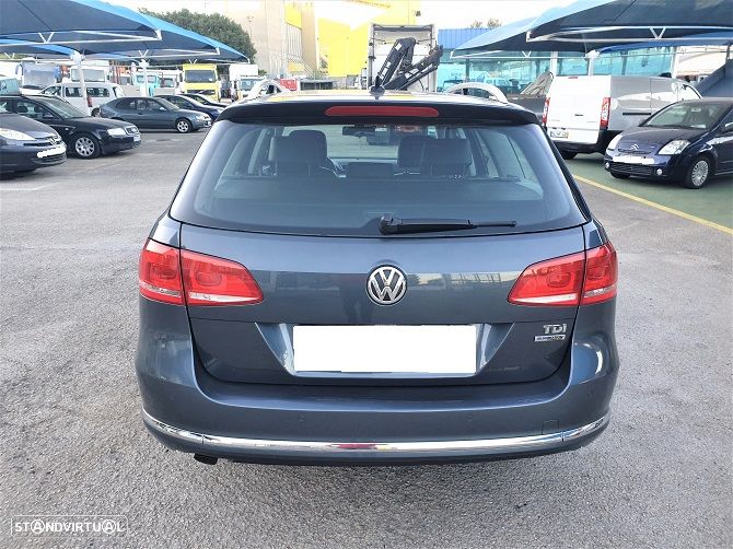 VW Passat Variant 1.6 TDI BlueMotion Highline - 13