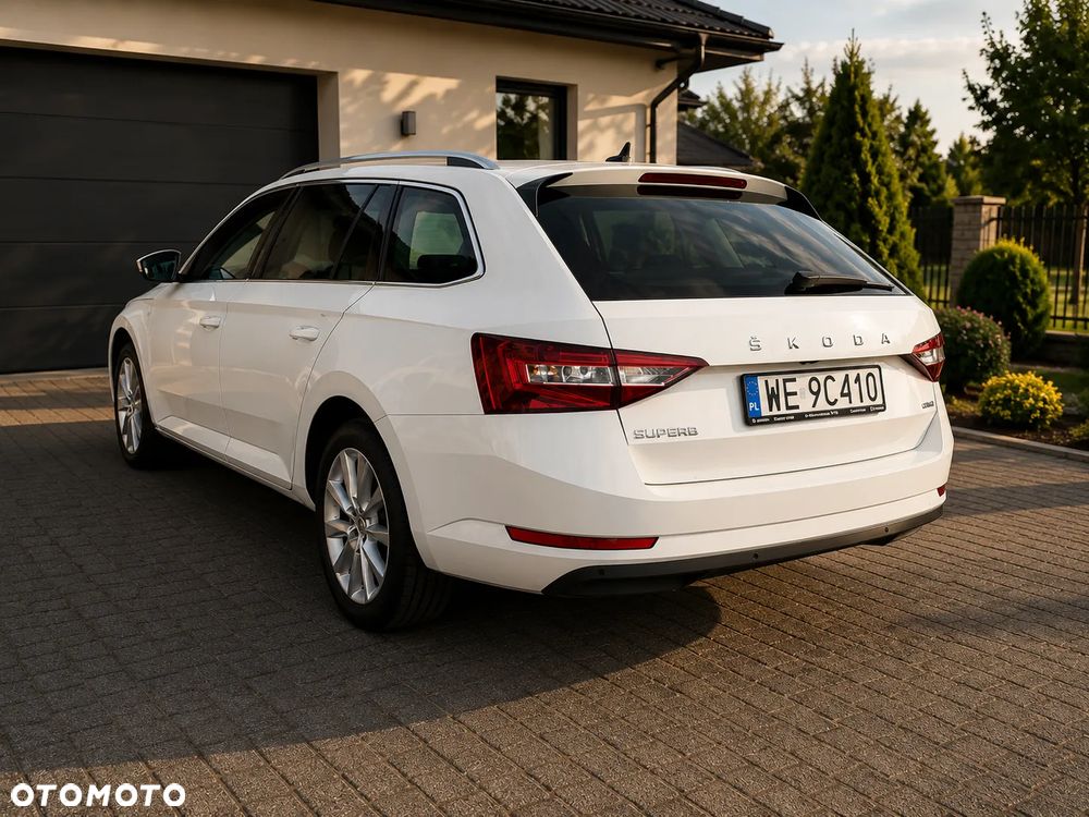 Skoda Superb 2.0 TDI SCR Ambition - 8