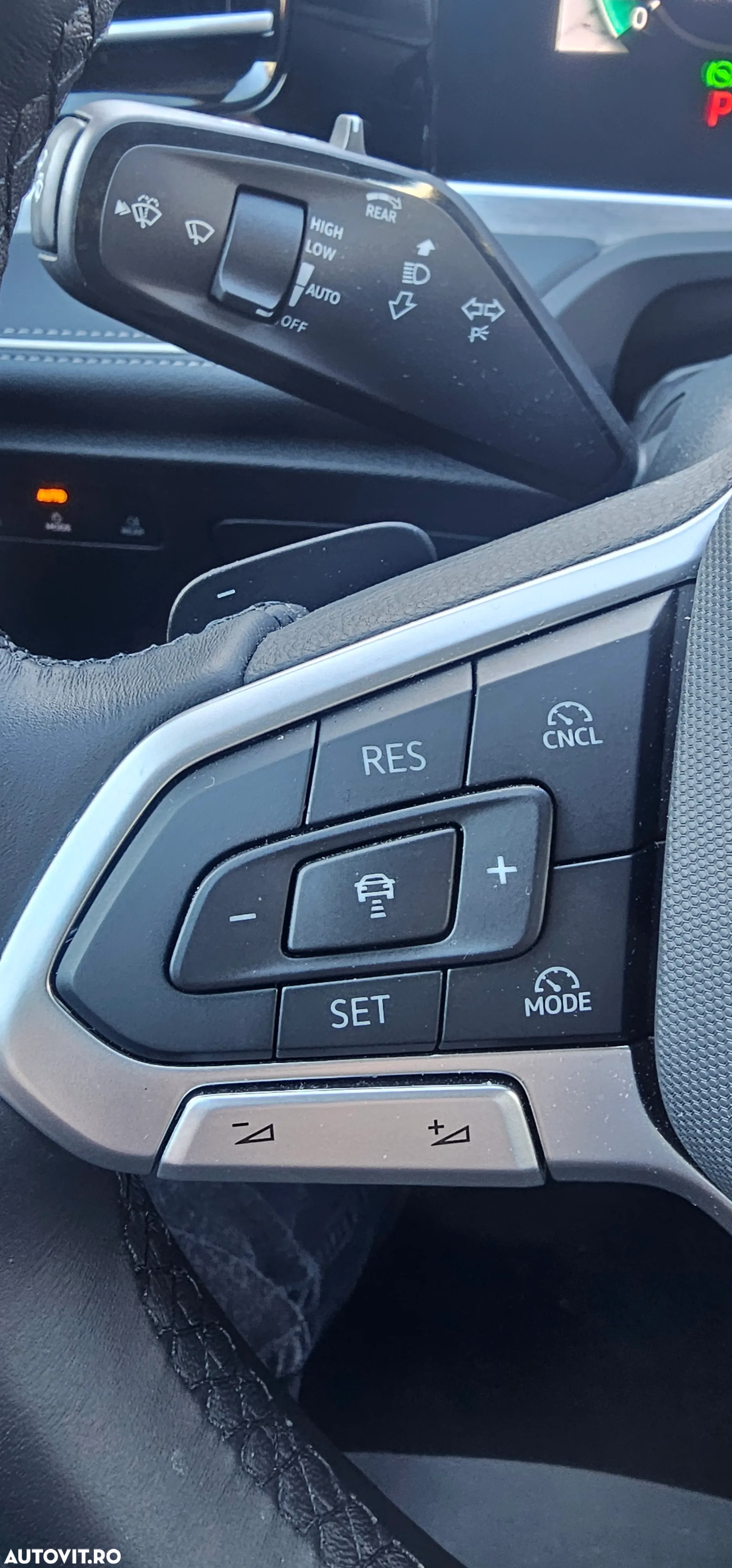 Volkswagen Passat Variant 1.5 eTSI DSG MHEV Business - 25