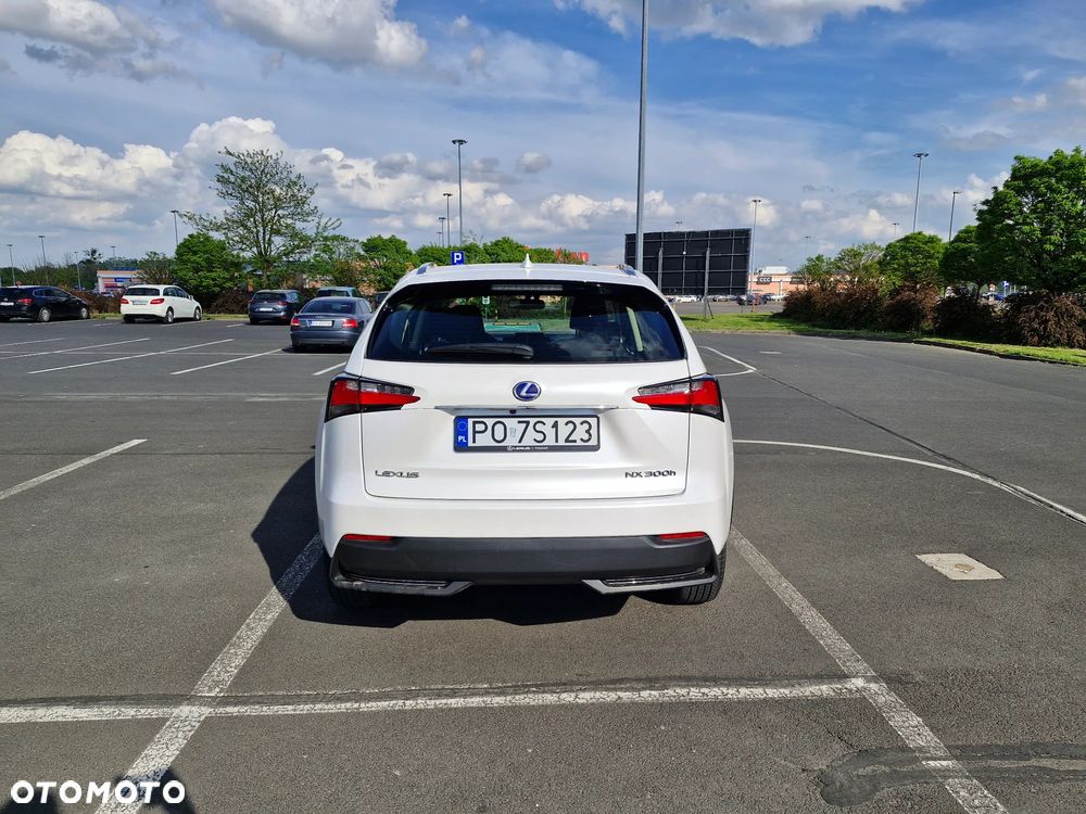 Lexus NX 300h Elite AWD - 11