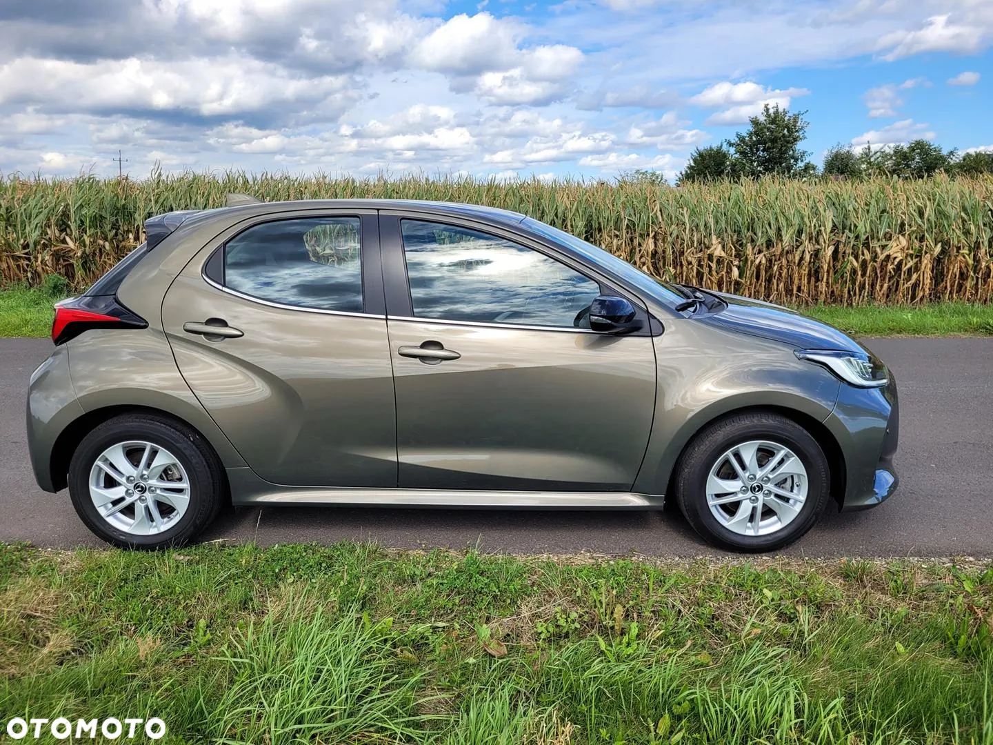 Mazda 2 Hybrid - 4