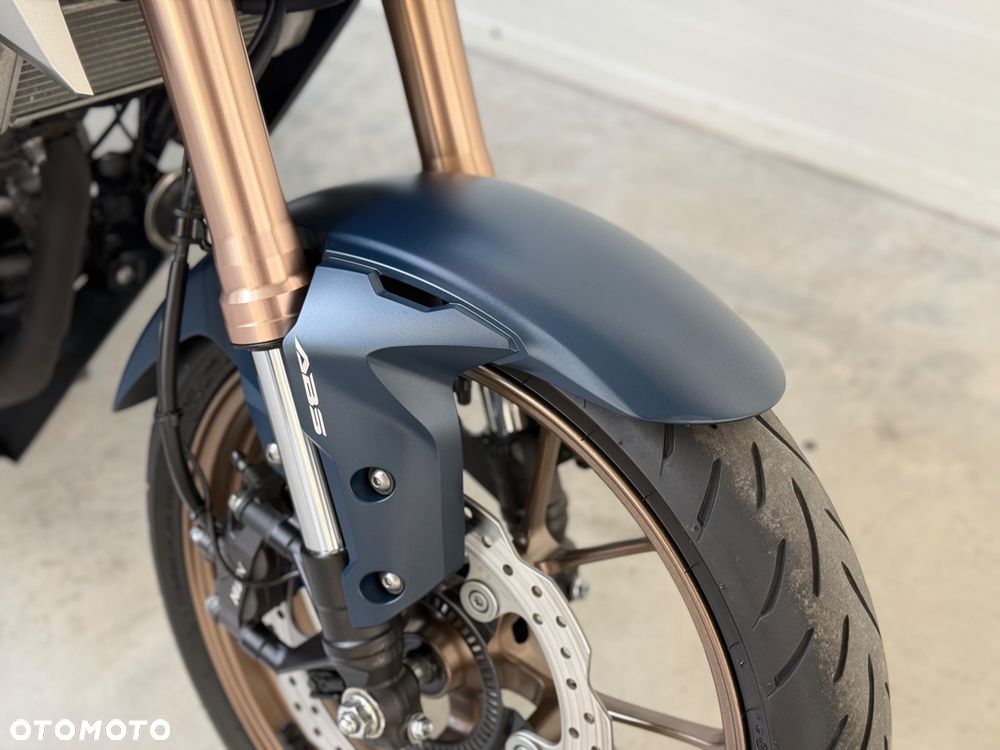 Honda CB - 9
