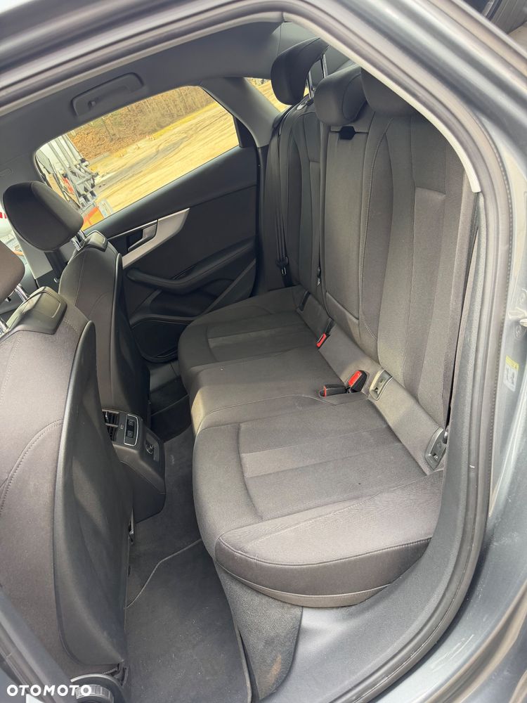 Audi A4 Limousine 40 TFSI Sport S tronic - 28