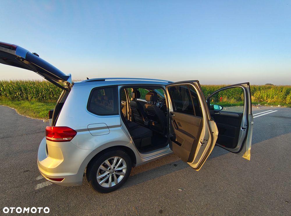 Volkswagen Touran - 5