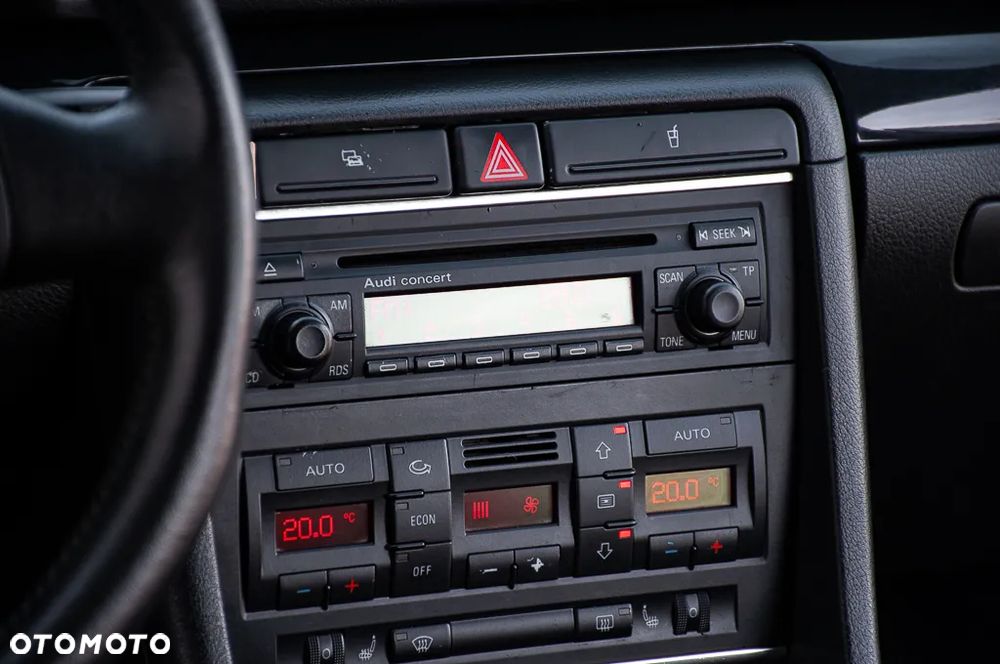 Audi A4 Avant 2.4 - 32