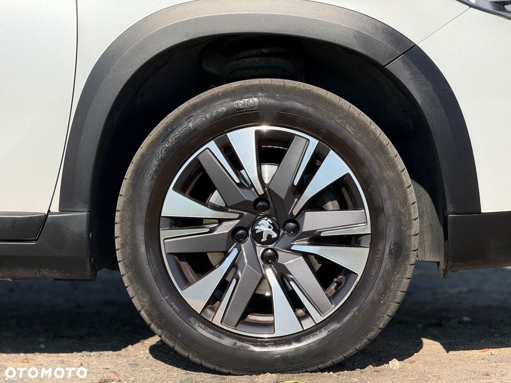 Peugeot 2008 1.2 Pure Tech GPF Allure S&S EAT6 - 11