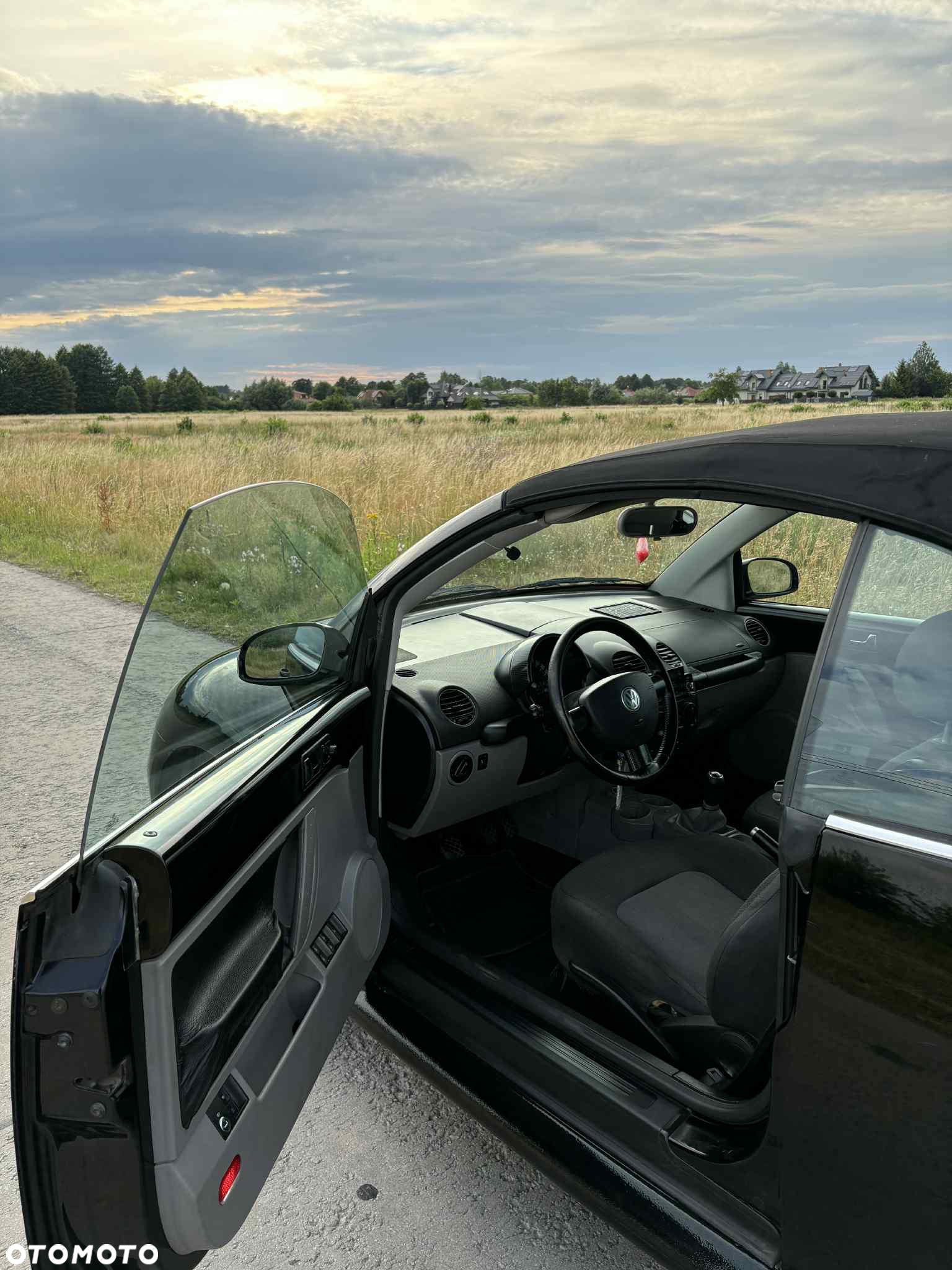 Volkswagen New Beetle Cabriolet 1.6 - 12