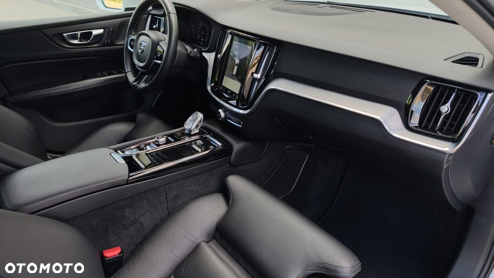 Volvo V60 T6 AWD Recharge Geartronic Inscription - 32