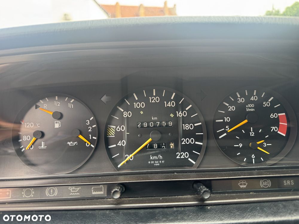 Mercedes-Benz W201 (190) - 6