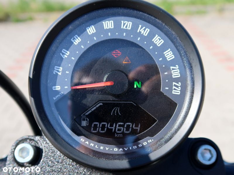 Harley-Davidson Softail Street Bob - 12