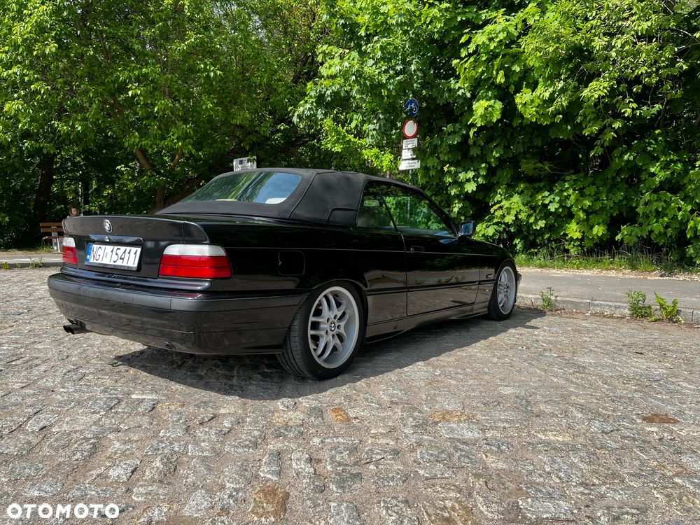 BMW Seria 3 325i - 3