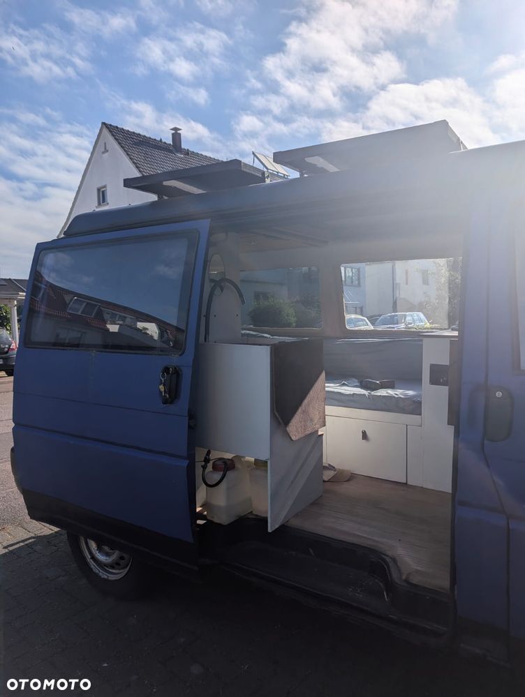 Volkswagen Transporter - 2