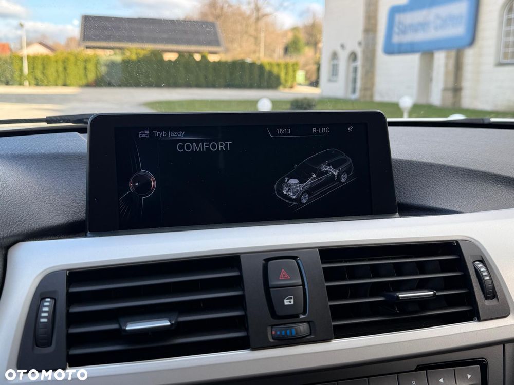 BMW Seria 3 318d Luxury Line - 25