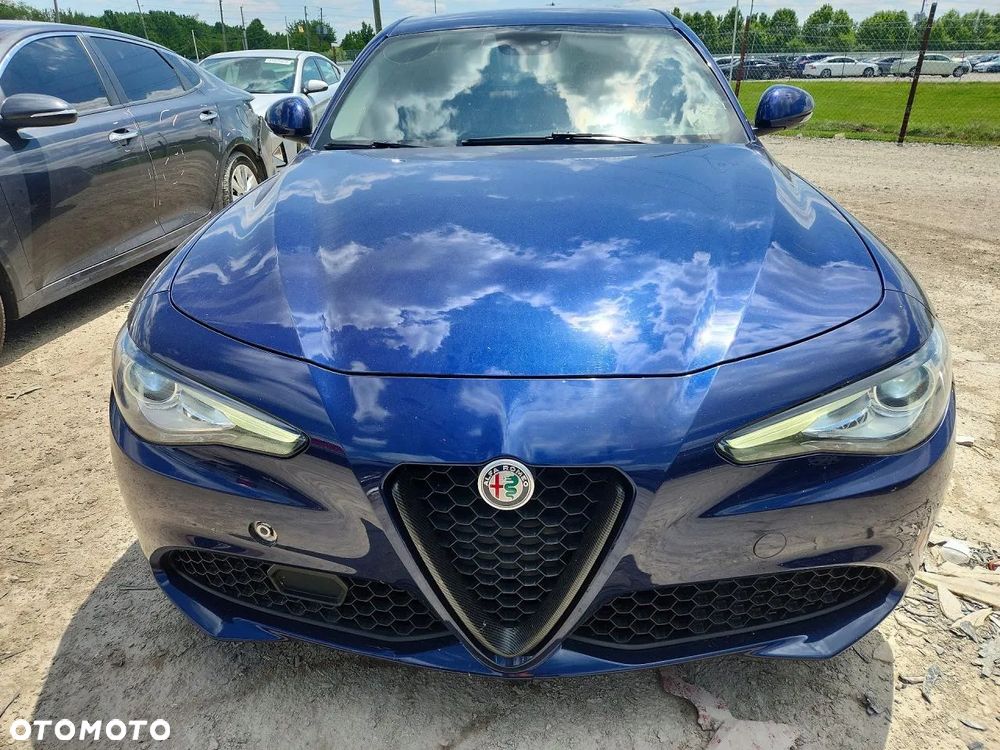 Alfa Romeo Giulia 2.0 Turbo 16V AT8-Q4 Ti - 5