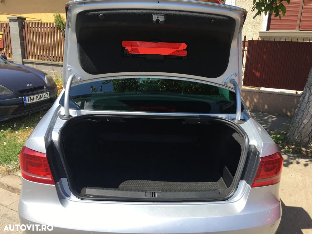 Volkswagen Passat 2.0 TDI Blue TDI DSG Comfortline - 3