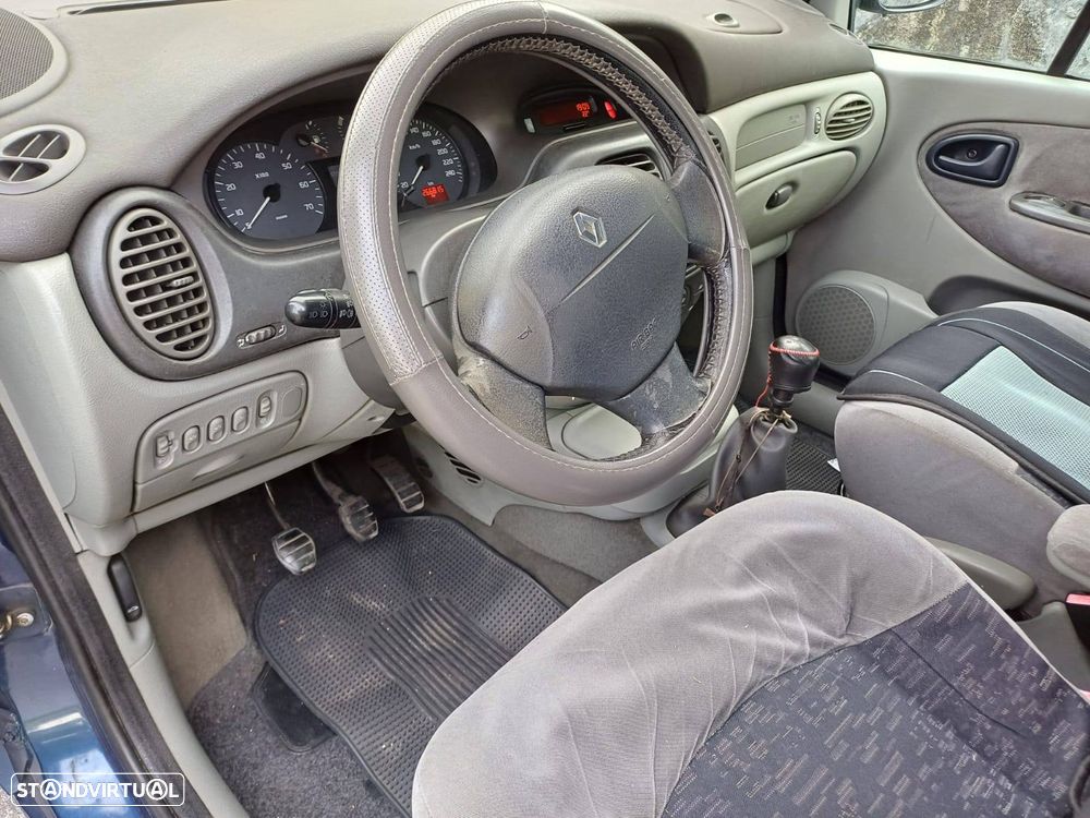Renault Scénic 1.4 16V Conquest - 4