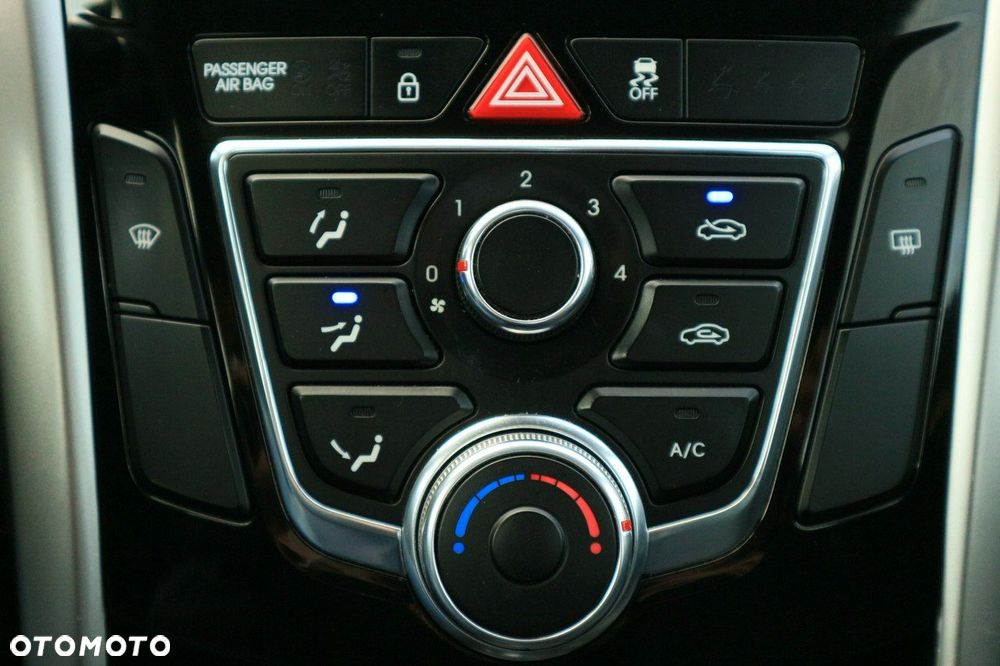 Hyundai i30 1.4 Fifa World Cup Edition - 13