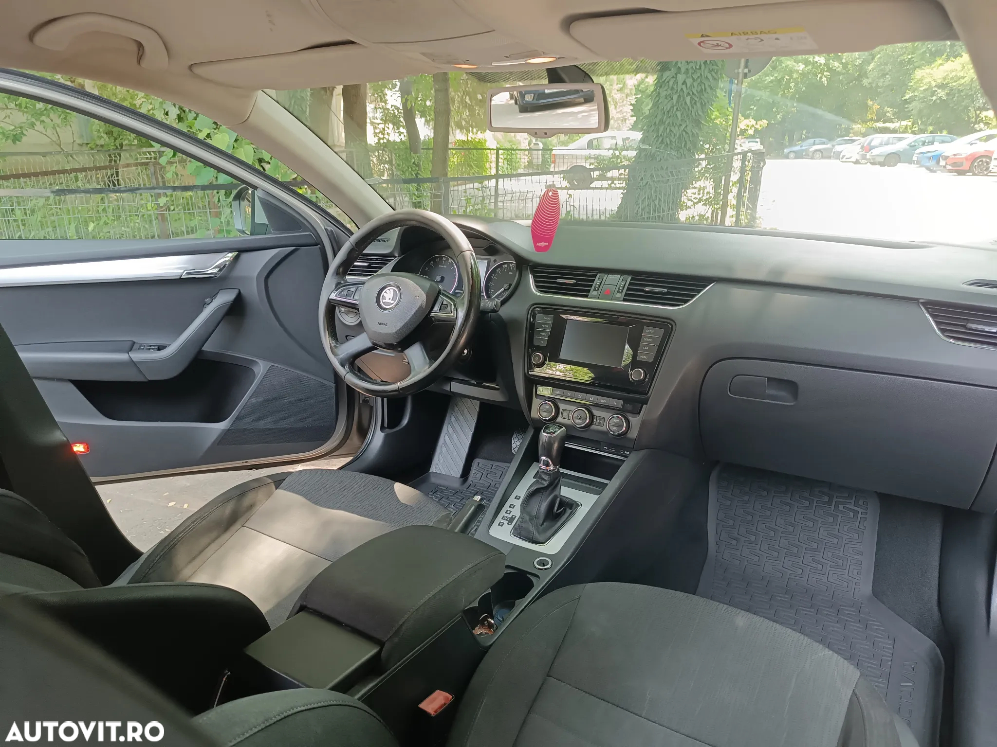 Skoda Octavia 1.6 TDI AMBITION DSG - 8