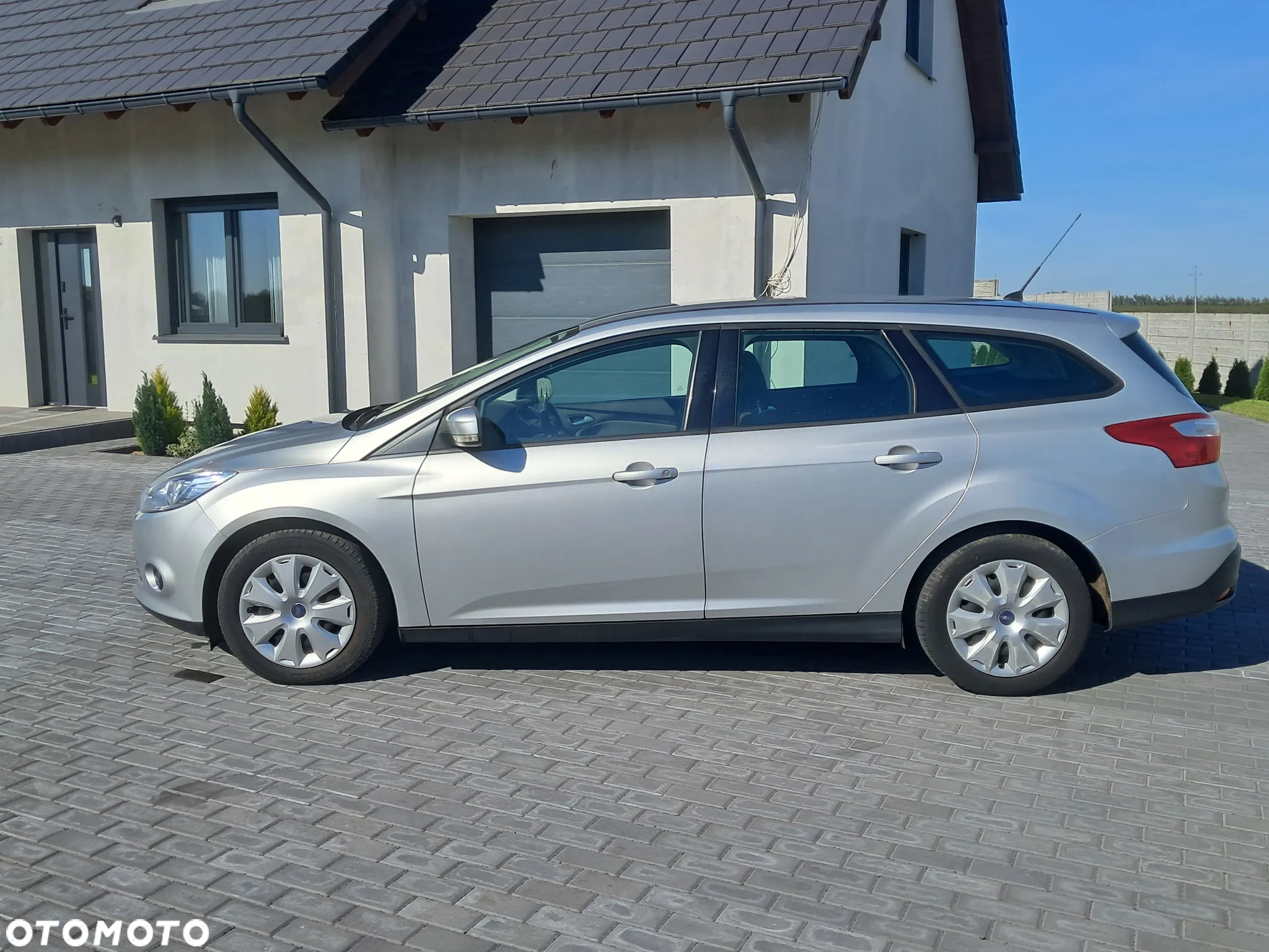 Ford Focus Turnier 1.0 EcoBoost Start-Stopp-System Ambiente - 8